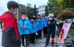 自贡荣县：“小手拉大手” 交通安全宣传进校园 - Sc.Chinanews.Com.Cn