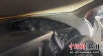 小车中控台部位烧损严重，其他地方没有过火痕迹。达州消防供图 - Sc.Chinanews.Com.Cn