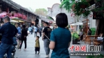 游客在安仁古镇游览。(成都文旅旅投集团安仁公司供图) - Sc.Chinanews.Com.Cn
