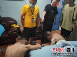 嫌疑人被抓获。刘云涛 摄 - Sc.Chinanews.Com.Cn