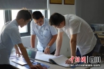 项目团队正在研讨。成都地铁供图 - Sc.Chinanews.Com.Cn