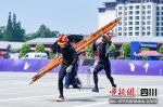 双人攀登二节拉梯比赛现场。四川消防供图 - Sc.Chinanews.Com.Cn