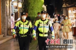 成都公安特警支队全力投入夏季治安打击整治“百日行动” - Sc.Chinanews.Com.Cn