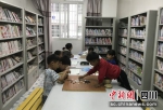 安置点的文化生活（石棉融媒 供图） - Sc.Chinanews.Com.Cn
