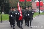 庆国庆  学校隆重举行升旗仪式 - 成都大学