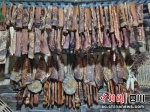 冬季来临，广元市朝天区曾家山国伟农场的腊肉。 - Sc.Chinanews.Com.Cn