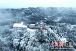 冬季的曾家山成为人们赏雪、戏雪和滑雪的好去处。苗志勇 摄 - Sc.Chinanews.Com.Cn