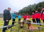 农业植保无人机操作技能培训。郭超英 摄 - Sc.Chinanews.Com.Cn