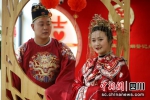 婚姻登记处的新人。 - Sc.Chinanews.Com.Cn