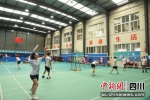 羽毛球比赛现场。(成都市残联供图) - Sc.Chinanews.Com.Cn